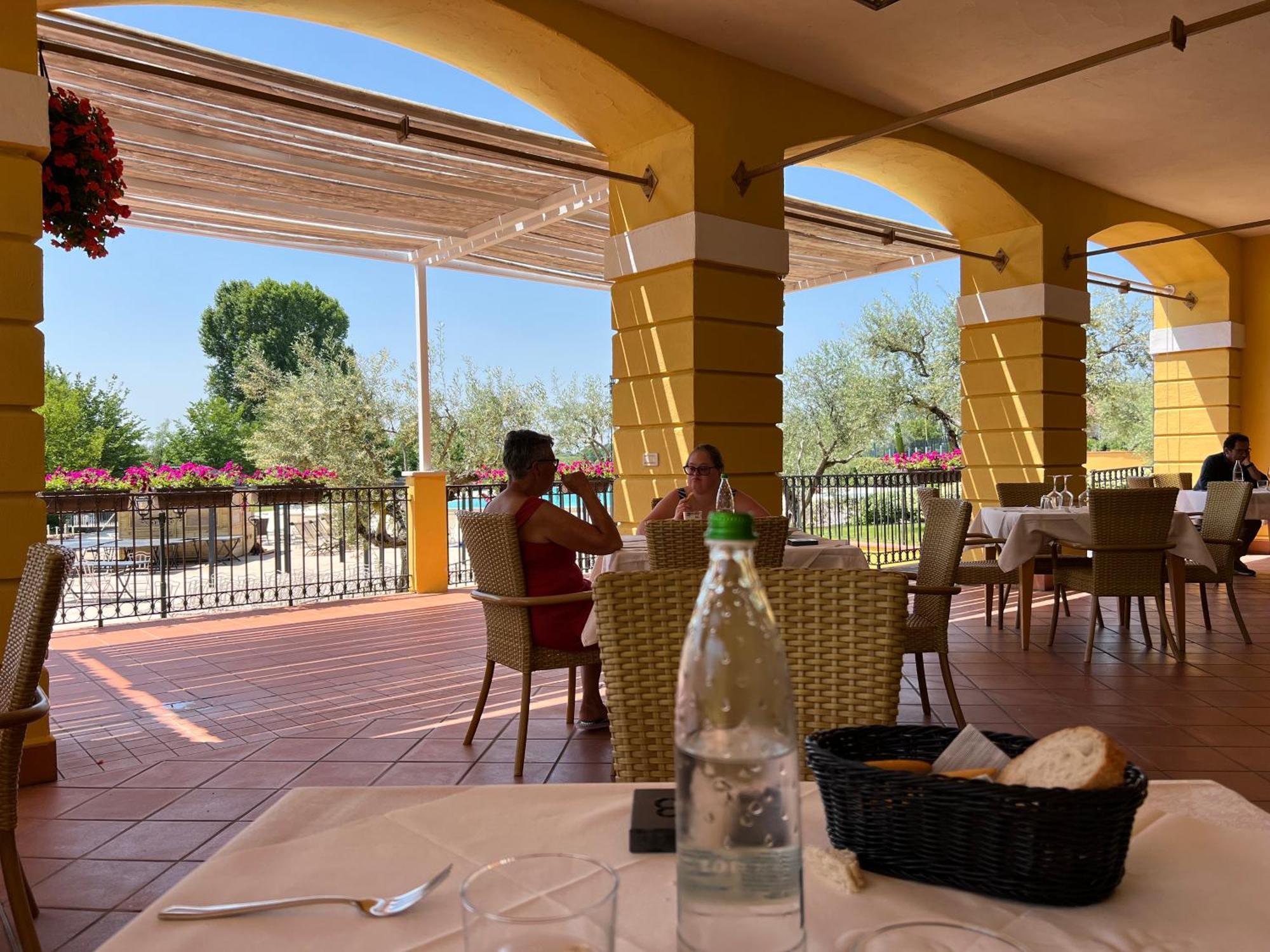 Garda Resort Village Пескьера-дель-Гарда Экстерьер фото